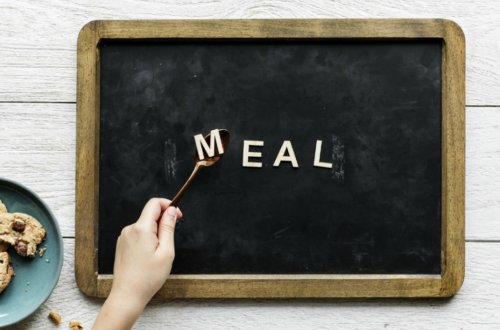 What's for dinner? What should we have for dinner? I don't know. Whatever. Food. Here are 5 simple meal planning solution for families. #healthyeating #airfryer #crockpot #mealplan #familyplanner #seekingsimplelife